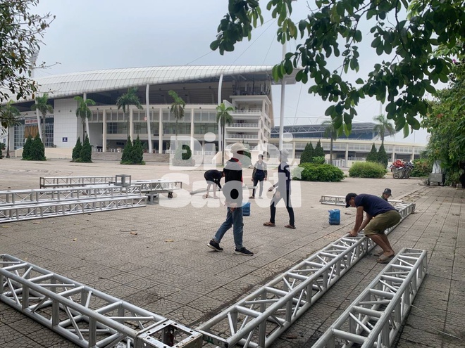Sân khấu concert BLACKPINK tại Hà Nội chính thức được dựng khung, thực hư clip “test loa tại sân Mỹ Đình? - Ảnh 3.