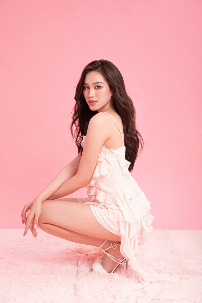 Hoa hậu Đỗ Thị Hà khoe nhan sắc ngọt ngào, chân dài 1m11 trong bộ ảnh sinh nhật tuổi 22 - Ảnh 3.