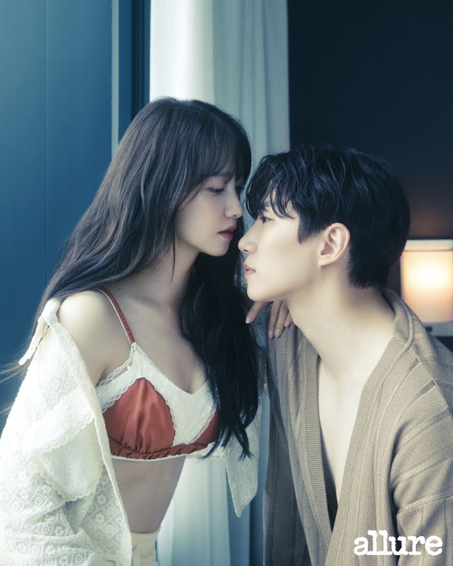 Lee Jun Ho bị soi 1 thói quen bất di bất dịch mỗi lần khoá môi Yoona ở hậu trường, tất cả là vì quan tâm tới nàng? - Ảnh 4. Lee Jun Ho bị soi 1 thói quen bất di bất dịch mỗi lần khoá môi Yoona ở hậu trường, tất cả là vì quan tâm tới nàng? - Ảnh 4.