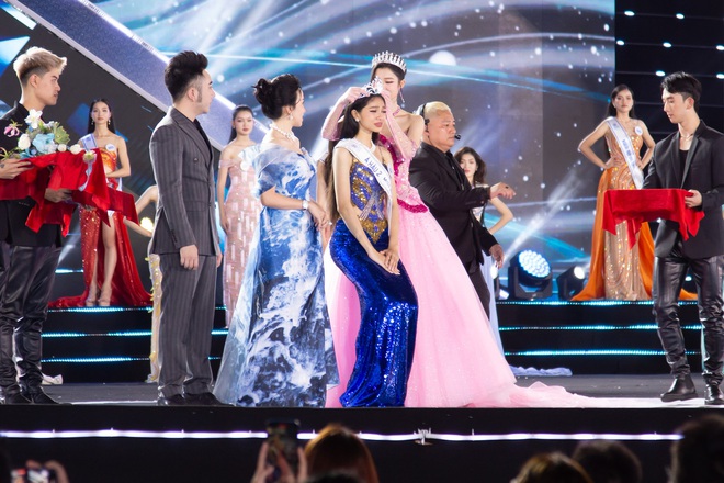 Top 3 Miss World Vietnam 2023 khoe visual nét căng, nhan sắc thách thức cam thường - Ảnh 5.