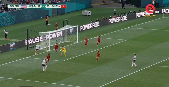 World Cup 2023: Kim Thanh - thủ môn cản phá thành công quả penalty của đội tuyển Mỹ - Ảnh 1.
