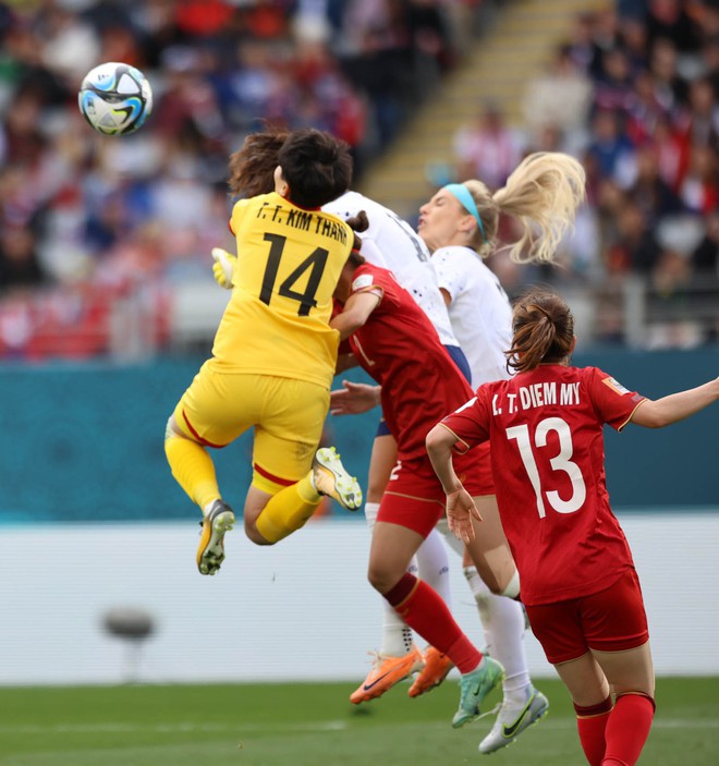 World Cup 2023: Những c&ocirc; g&aacute;i kim cương Việt Nam thi đấu ki&ecirc;n cường trước đương kim v&ocirc; địch thế giới - Ảnh 8.