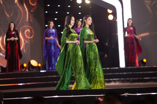 Chung kết Miss World Vietnam 2023: Ấn tượng với khoảnh khắc đăng quang của Huỳnh Trần Ý Nhi - Ảnh 7.