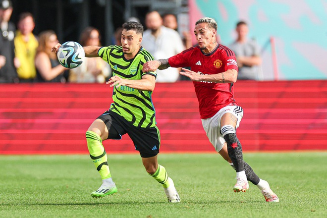 Arsenal gục ng&atilde; trước Man United tại s&acirc;n MetLife 80.000 kh&aacute;n giả - Ảnh 2.