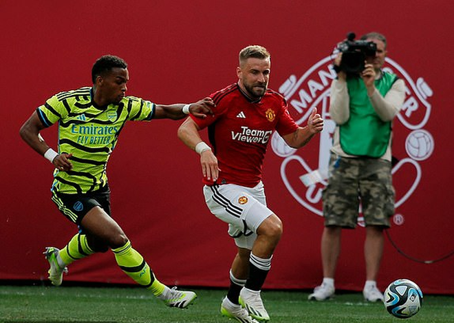 Arsenal gục ng&atilde; trước Man United tại s&acirc;n MetLife 80.000 kh&aacute;n giả - Ảnh 1.