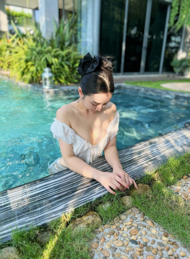 Nữ ch&iacute;nh phim Đừng l&agrave;m mẹ c&aacute;u diện bikini khoe l&agrave;n da trắng kh&ocirc;ng t&igrave; vết - Ảnh 4.