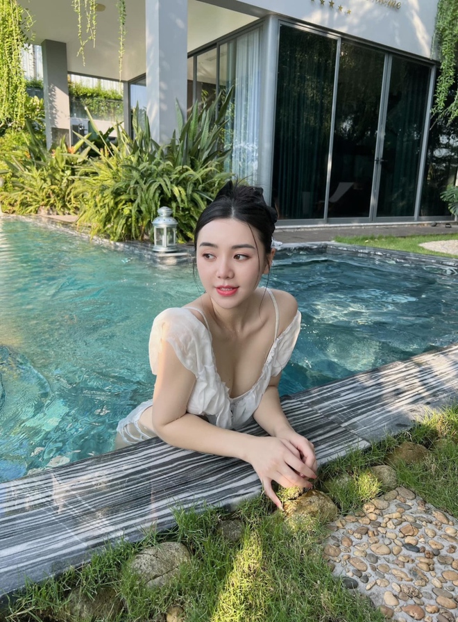 Nữ ch&iacute;nh phim Đừng l&agrave;m mẹ c&aacute;u diện bikini khoe l&agrave;n da trắng kh&ocirc;ng t&igrave; vết - Ảnh 3.