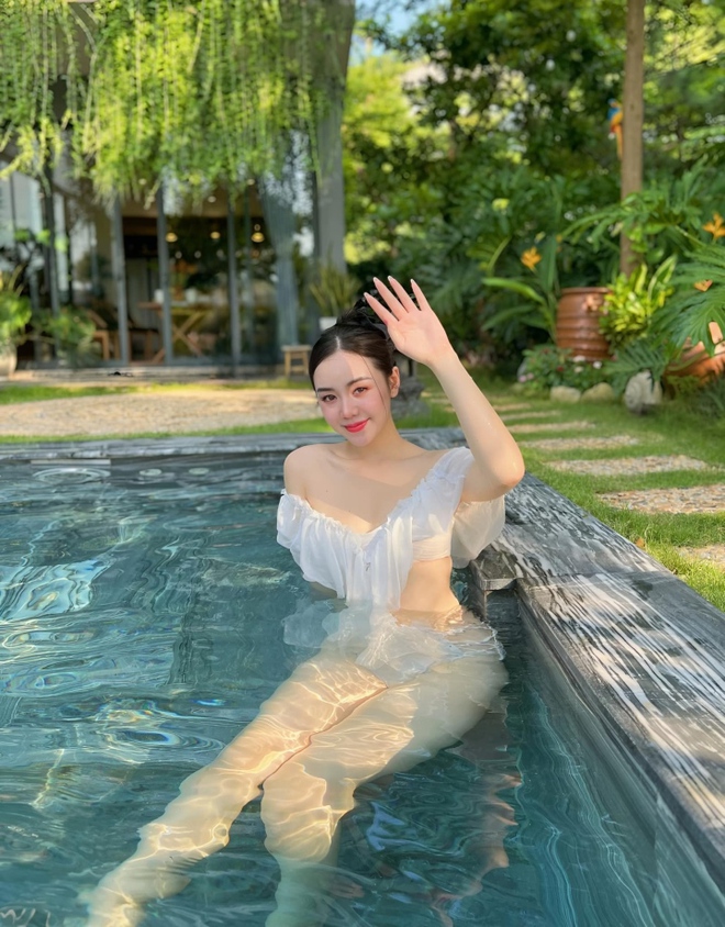 Nữ ch&iacute;nh phim Đừng l&agrave;m mẹ c&aacute;u diện bikini khoe l&agrave;n da trắng kh&ocirc;ng t&igrave; vết - Ảnh 1.