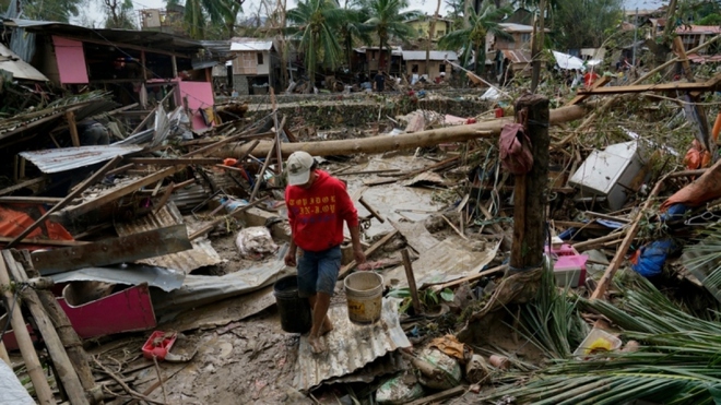 Bão Egay mạnh lên thành siêu bão, đe dọa đảo Luzon (Philippines) - Ảnh 1.