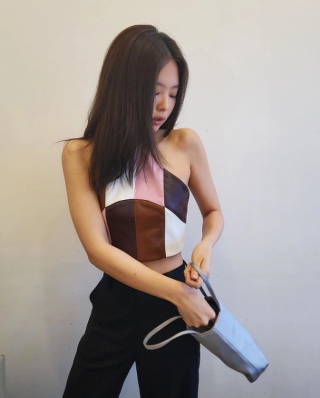 Muốn mặc đẹp như hội sành điệu Kpop mà lại tiết kiệm, nàng nên tậu 5 món đồ đang sale đẫm này - Ảnh 10.