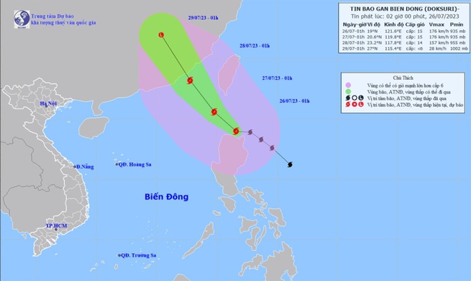 Bão Doksuri áp sát gây gió to, sóng lớn trên Biển Đông - Ảnh 1.