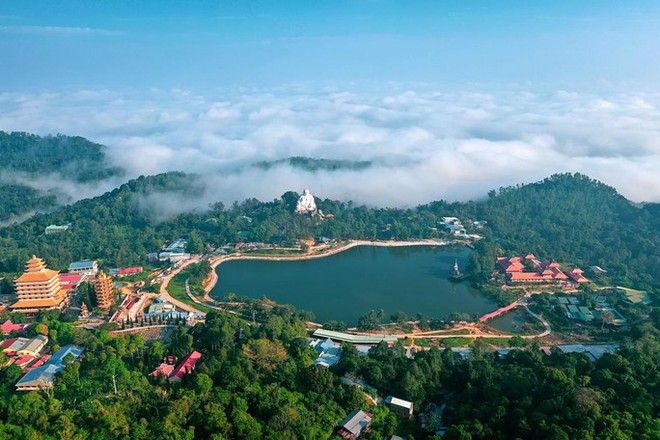 L&ecirc;n n&oacute;c nh&agrave; miền T&acirc;y... cưỡi gi&oacute;, săn m&acirc;y - Ảnh 7.