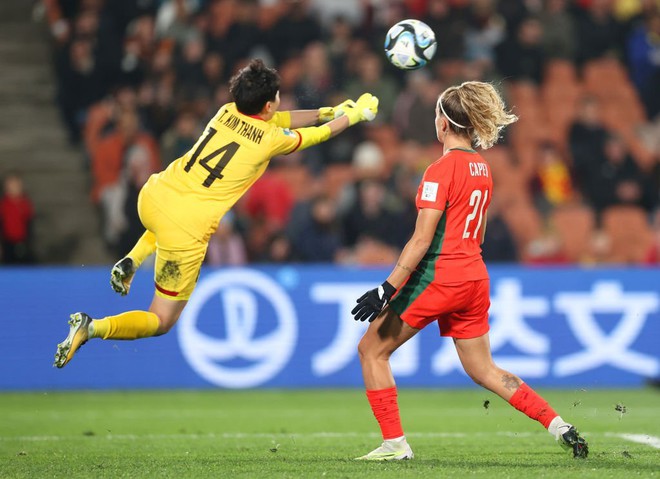 ĐT nữ Việt Nam 0-2 ĐT nữ Bồ Đào Nha: Không thể tạo bất ngờ - Ảnh 2.