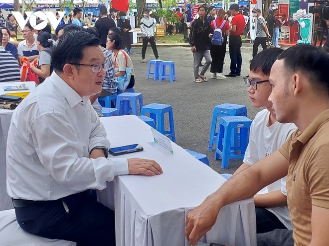 Điểm chuẩn c&aacute;c trường đại học top tr&ecirc;n c&oacute; thể tăng nhẹ - Ảnh 2.