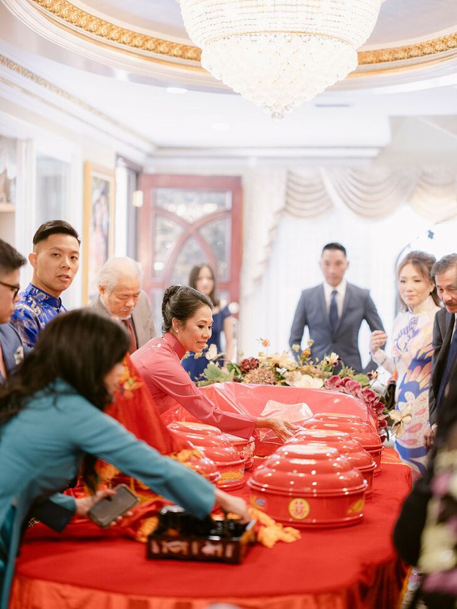 Đám cưới của cặp đôi Việt trên đất Mỹ, đội hình bê lễ đặc biệt - Ảnh 1.
