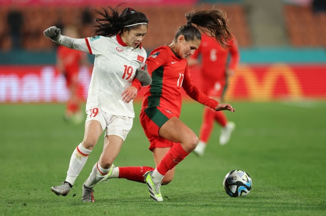 HLV Bồ Đào Nha bắt bài đội tuyển nữ Việt Nam - Ảnh 1.