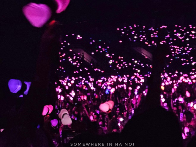 Khoảnh khắc đẹp nhất Born Pink H&agrave; Nội ng&agrave;y 1: BLACKPINK nhảy See T&igrave;nh đội n&oacute;n l&aacute;, s&acirc;n khấu cho&aacute;ng ngợp c&ugrave;ng nhan sắc cực phẩm kh&ocirc;ng thể rời mắt! - Ảnh 12.