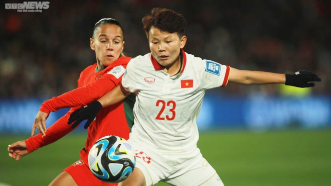 World Cup nữ 2023: Tuyển nữ Việt Nam khát khao ghi bàn có gì sai mà chê trách? - Ảnh 2.