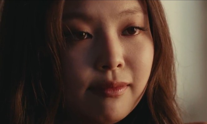 Jennie (BLACKPINK) khóc mãi không ra nước mắt, netizen mỉa mai “trông cô ấy buồn thật, nhưng mà là buồn cười” - Ảnh 1.