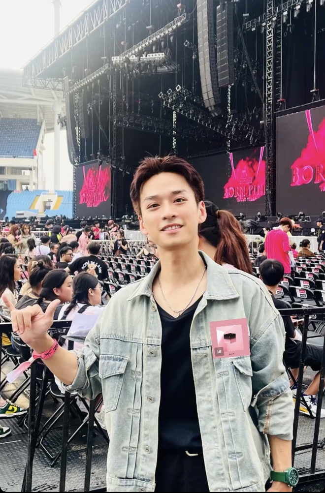 Dàn sao đổ bộ ngày 2 concert BLACKPINK tại Hà Nội: Jun Vũ - S.T Sơn Thạch - Min tụ hội, Hot girl Tây Hồ xuất hiện giờ chót! - Ảnh 11.