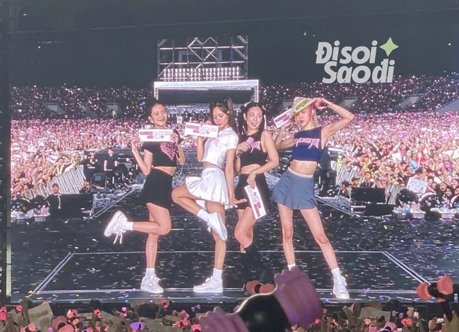 Outfit ngày 1 của BLACKPINK tại Born Pink Hà Nội: Toàn bộ set solo là đồ mới, set đồ nhóm giống buổi encore ở Pháp - Ảnh 10.