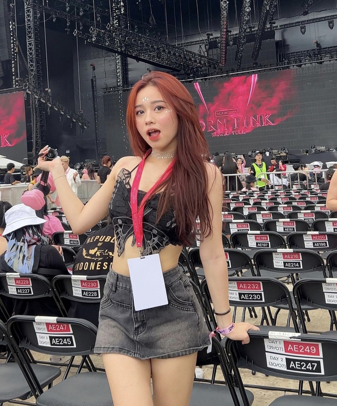 Bạn gái Nhâm Mạnh Dũng diện đồ cực cháy, Đoàn Văn Hậu đưa Doãn Hải My đi xem concert BLACKPINK - Ảnh 2.