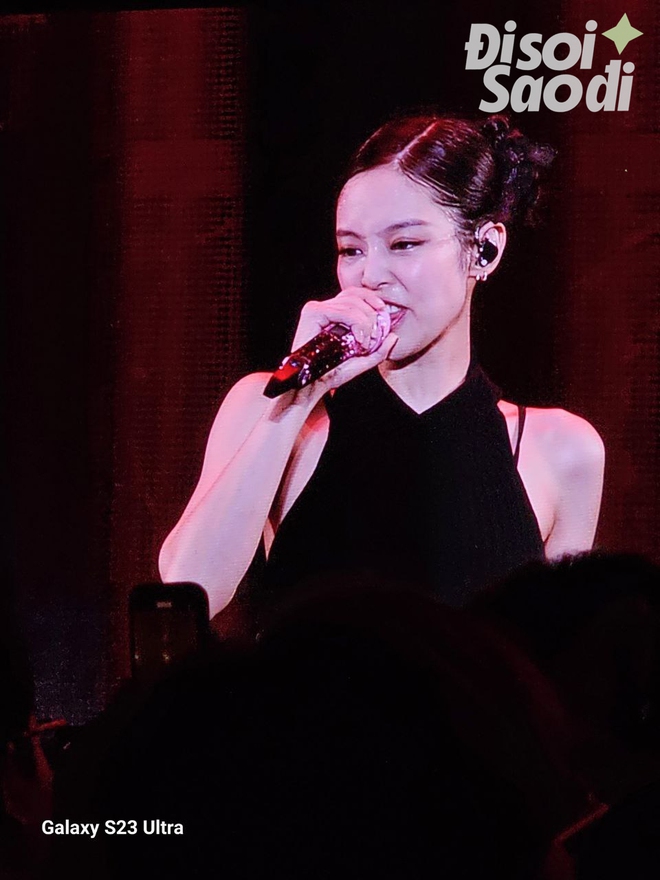 Clip Jennie gây sốt rần rần vì xương cánh bướm hoàn mỹ trong concert BLACKPINK Hà Nội ngày 2! - Ảnh 3.