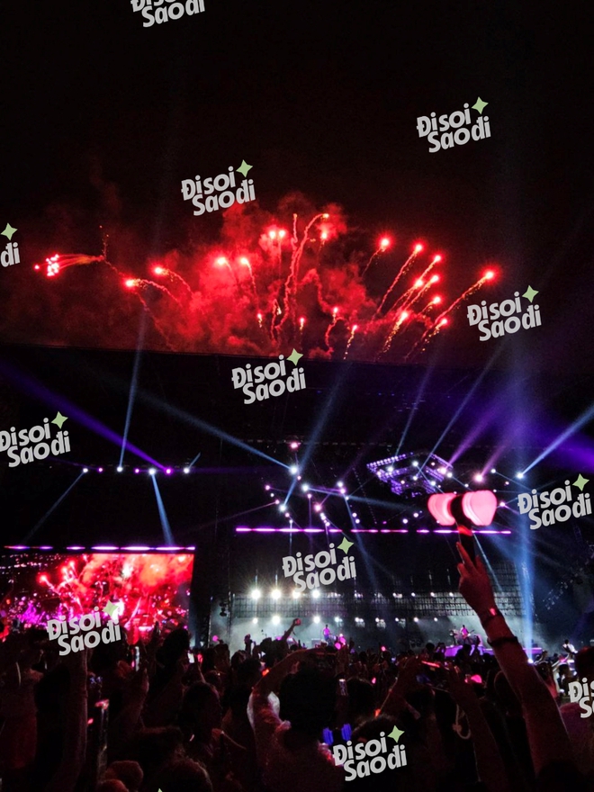 Fan quốc tế ghen tị v&igrave; ph&aacute;o hoa ở show BLACKPINK Việt Nam qu&aacute; đỉnh, vượt xa c&aacute;c nước kh&aacute;c! - Ảnh 4.