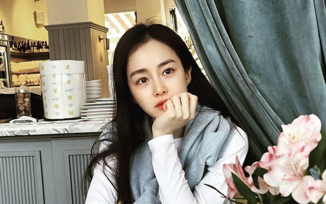 Kim Tae Hee trẻ trung như khi đóng Chuyện tình Harvard gần 20 năm trước - Ảnh 1.