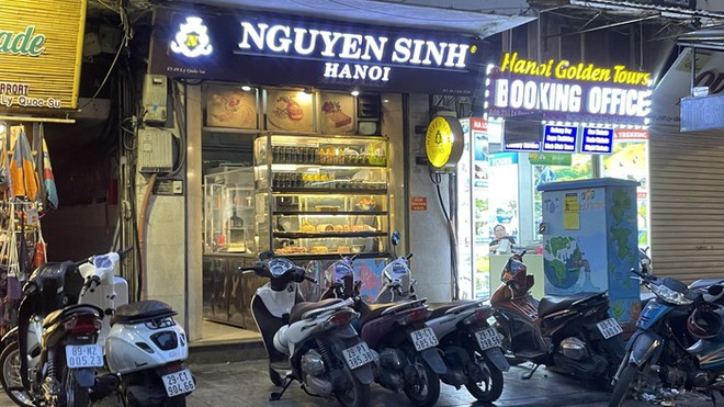 Vụ qu&aacute;n b&aacute;nh m&igrave; bị tố đ&aacute;nh kh&aacute;ch: C&ocirc;ng an hướng dẫn thực kh&aacute;ch gi&aacute;m định thương t&iacute;ch - Ảnh 1.