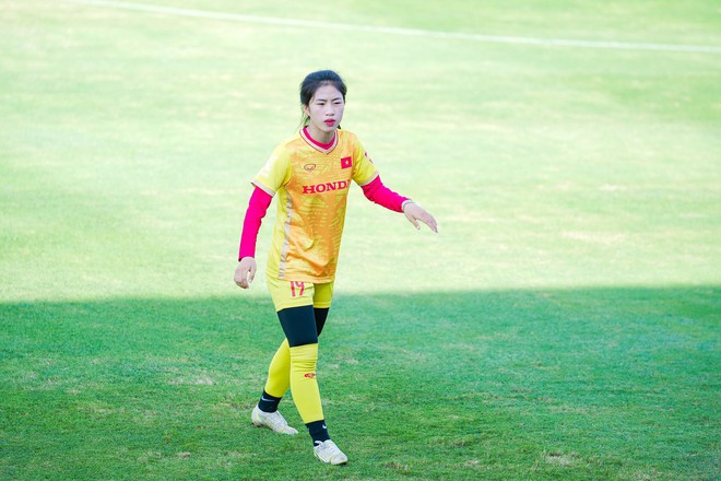Ngẩn ngơ trước sự đ&aacute;ng y&ecirc;u của Thanh Nh&atilde; trước ng&agrave;y l&ecirc;n đường dự World Cup 2023 - Ảnh 10.