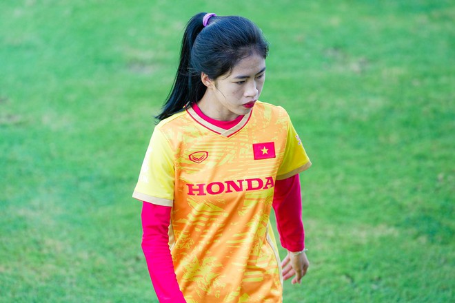 Ngẩn ngơ trước sự đ&aacute;ng y&ecirc;u của Thanh Nh&atilde; trước ng&agrave;y l&ecirc;n đường dự World Cup 2023 - Ảnh 9.