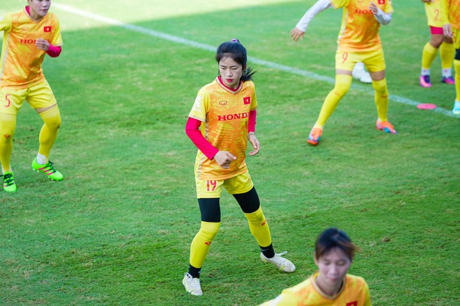 Ngẩn ngơ trước sự đ&aacute;ng y&ecirc;u của Thanh Nh&atilde; trước ng&agrave;y l&ecirc;n đường dự World Cup 2023 - Ảnh 7.