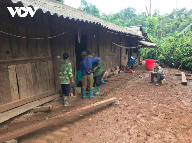 Đi qua mương cạn, 1 gia đình ở Điện Biên bị nước cuốn khiến 2 trẻ tử vong - Ảnh 1.