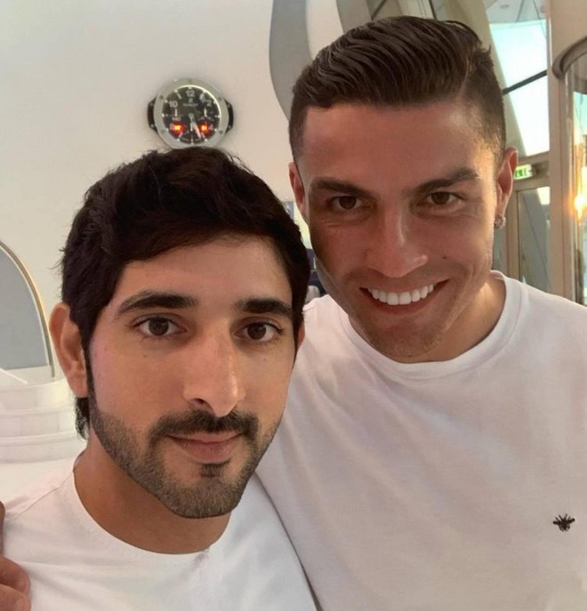 B&ecirc;n trong cuộc sống xa hoa của Th&aacute;i tử Dubai - Ảnh 3.