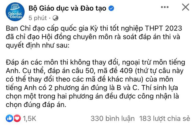 Bộ GD&ĐT chính thức điều chỉnh đáp án môn tiếng Anh, cả comparative và distinctive đều đúng - Ảnh 2.