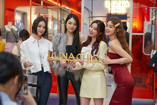 Phản diện phim Celebrity: Mặc…
