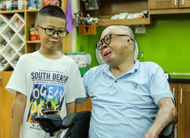 Chiến sỹ sống s&oacute;t trong vụ rơi trực thăng ở H&ograve;a Lạc: T&ocirc;i nhớ bầu trời da diết - Ảnh 6.