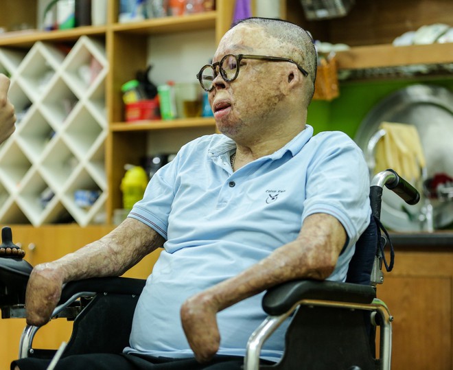 Chiến sỹ sống s&oacute;t trong vụ rơi trực thăng ở H&ograve;a Lạc: T&ocirc;i nhớ bầu trời da diết - Ảnh 1.