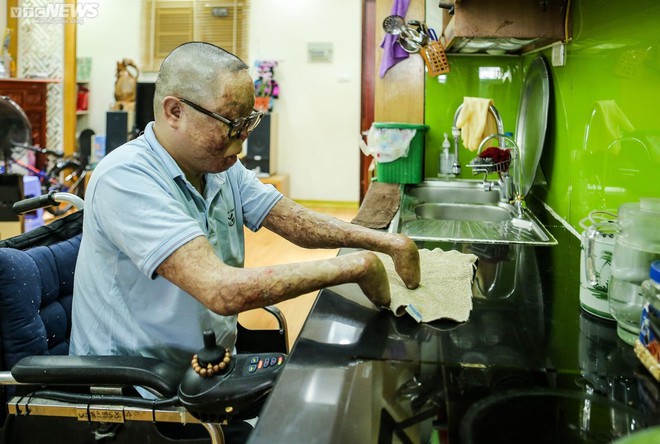 Chiến sỹ sống s&oacute;t trong vụ rơi trực thăng ở H&ograve;a Lạc: T&ocirc;i nhớ bầu trời da diết - Ảnh 5.