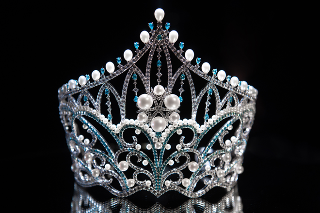 Vương miện Miss World Vietnam 2023 được đ&iacute;nh kết h&agrave;ng ngh&igrave;n vi&ecirc;n đ&aacute; qu&yacute; - Ảnh 2.