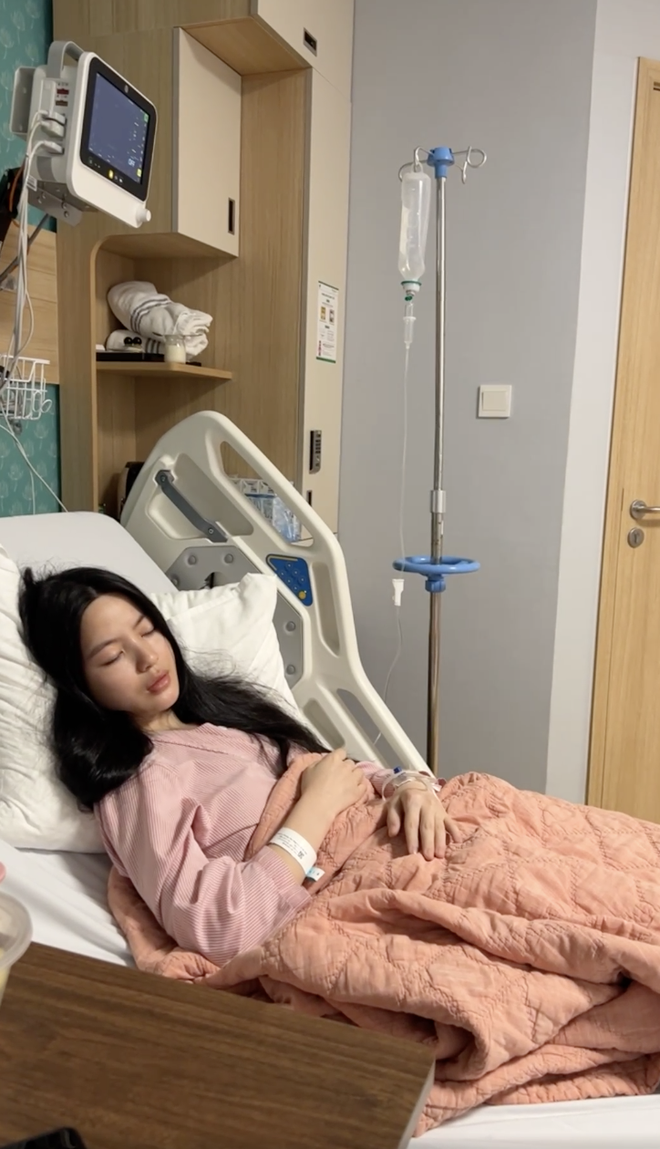 Quang Hải túc trực cả đêm sau khi Chu Thanh Huyền livestream nằm trong bệnh viện - Ảnh 2.
