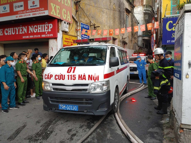 Hiện trường vụ ch&aacute;y nh&agrave;, 3 người chết ở H&agrave; Nội - Ảnh 5.
