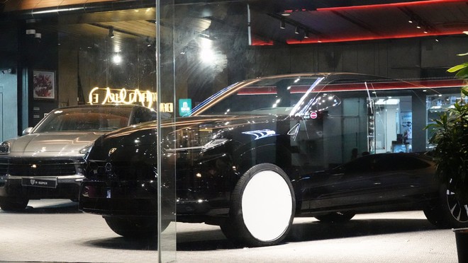 Showroom K-Super ra sao sau khi &ldquo;tr&ugrave;m bu&ocirc;n si&ecirc;u xe&rdquo; Phan C&ocirc;ng Khanh bị tạm giữ - Ảnh 6.