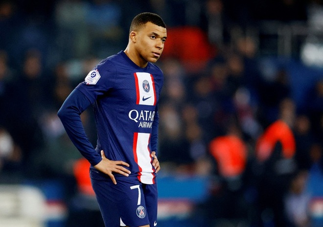 Nhiều đồng đội tỏ ra chán ngấy Mbappe sau lời chê trách PSG - Ảnh 2.