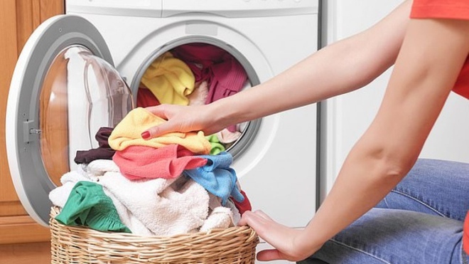 T&aacute;c hại của việc để quần &aacute;o trong m&aacute;y giặt qu&aacute; l&acirc;u - Ảnh 1.