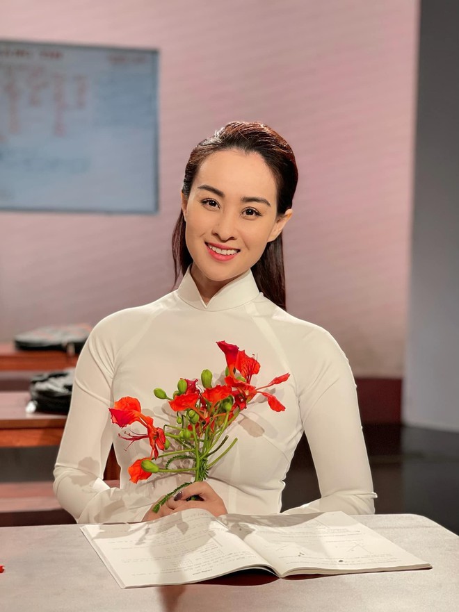 Vẻ trẻ trung ở tuổi 40 của nh&oacute;m Mắt Ngọc đ&igrave;nh đ&aacute;m một thời - Ảnh 9.
