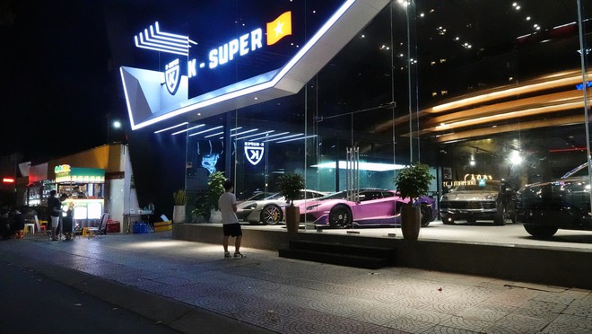 Showroom K-Super ra sao sau khi &ldquo;tr&ugrave;m bu&ocirc;n si&ecirc;u xe&rdquo; Phan C&ocirc;ng Khanh bị tạm giữ - Ảnh 1.