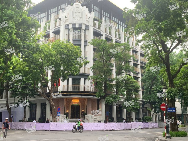 Phòng BLACKPINK nghỉ tại Hà Nội được hé lộ, giá chưa phải là đắt nhất nhưng thiết kế được nhấn nét Việt Nam, ai nhìn cũng phải trầm trồ - Ảnh 1.