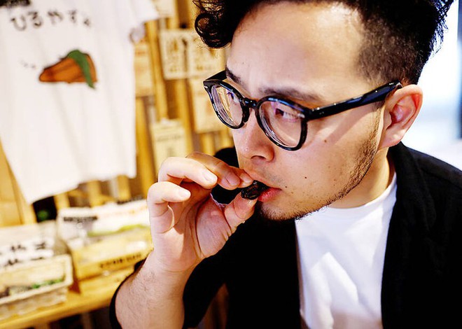 Người Nhật rộ l&ecirc;n sở th&iacute;ch ăn c&ocirc;n tr&ugrave;ng: Tr&agrave;o lưu nhất thời hay xu hướng của tương lai? - Ảnh 1.